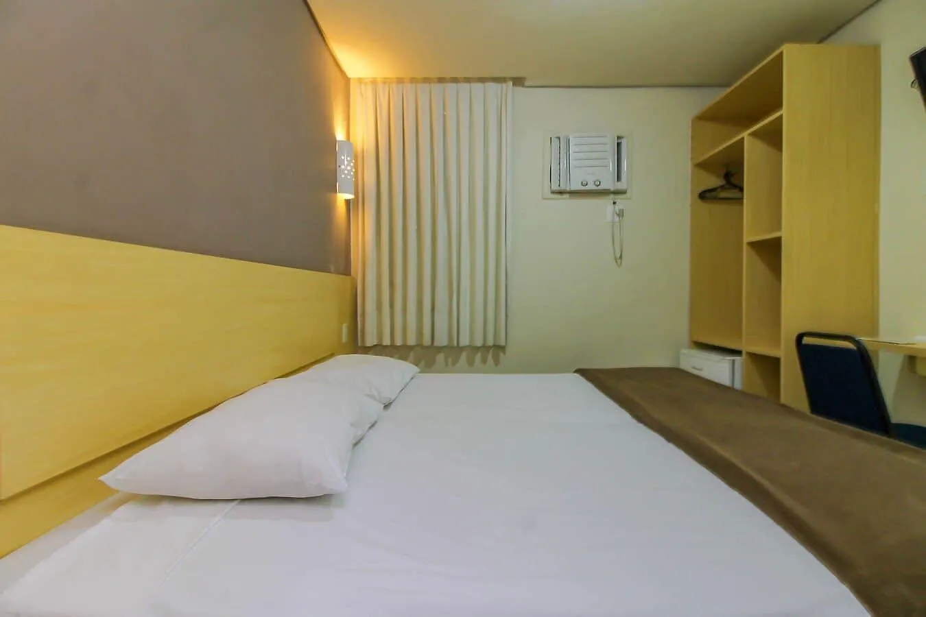 Hotel Coral Express, Proximo A Escola Duque De Caxias , Coronel Afonso Massot ,Padre Reus E As Provas Do Mp Porto Alegre 3*,  Brasile