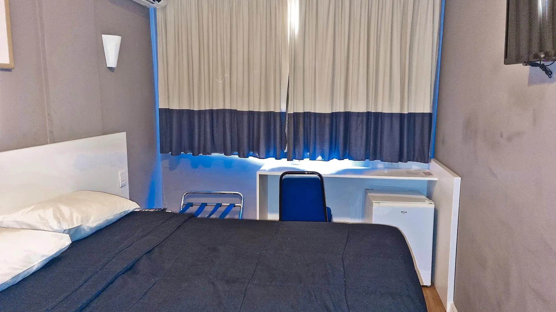 Hotel Coral Express, Proximo A Escola Duque De Caxias , Coronel Afonso Massot ,Padre Reus E As Provas Do Mp Porto Alegre Brasile