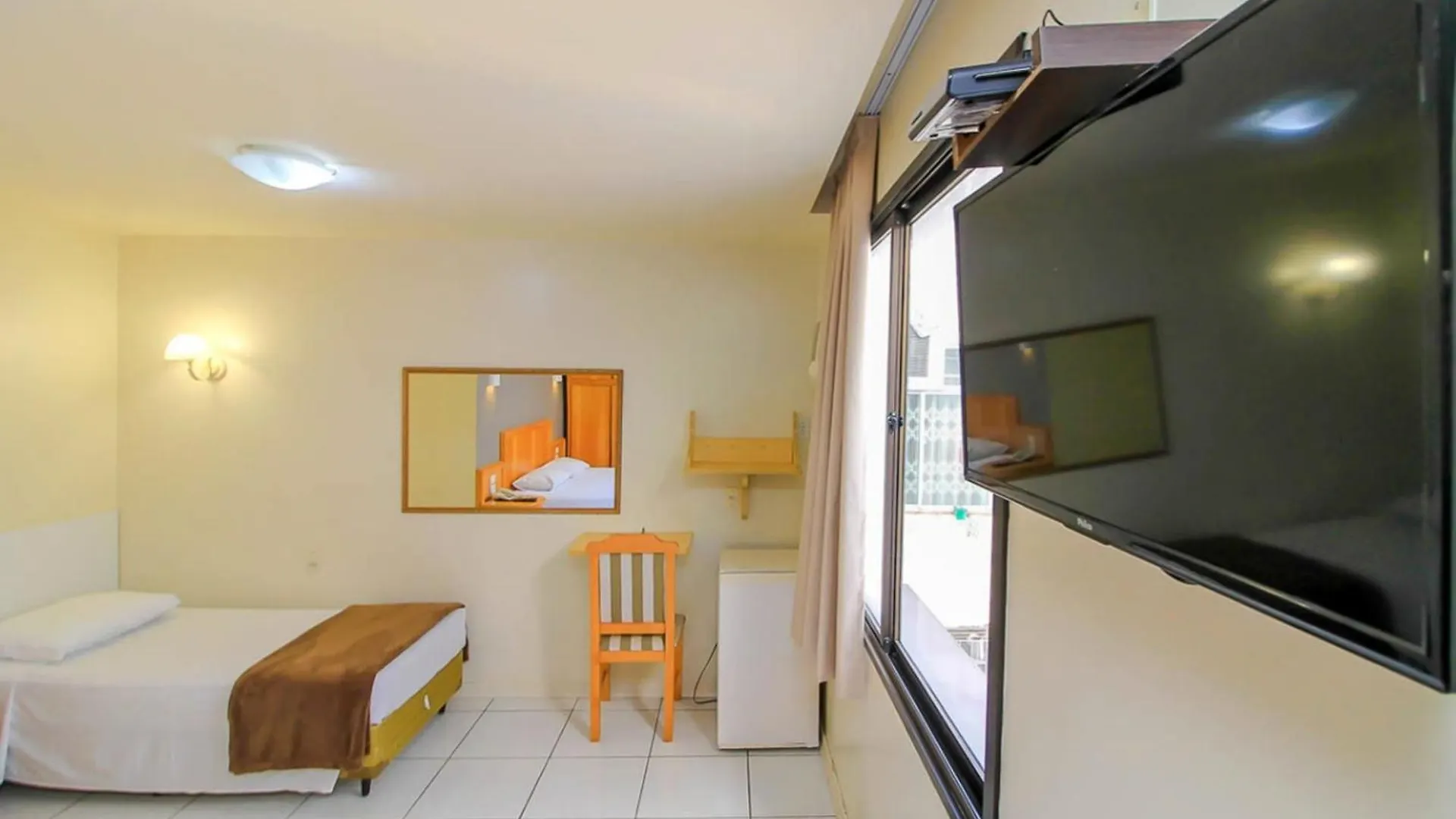 Hotel Coral Express, Proximo A Escola Duque De Caxias , Coronel Afonso Massot ,Padre Reus E As Provas Do Mp Porto Alegre