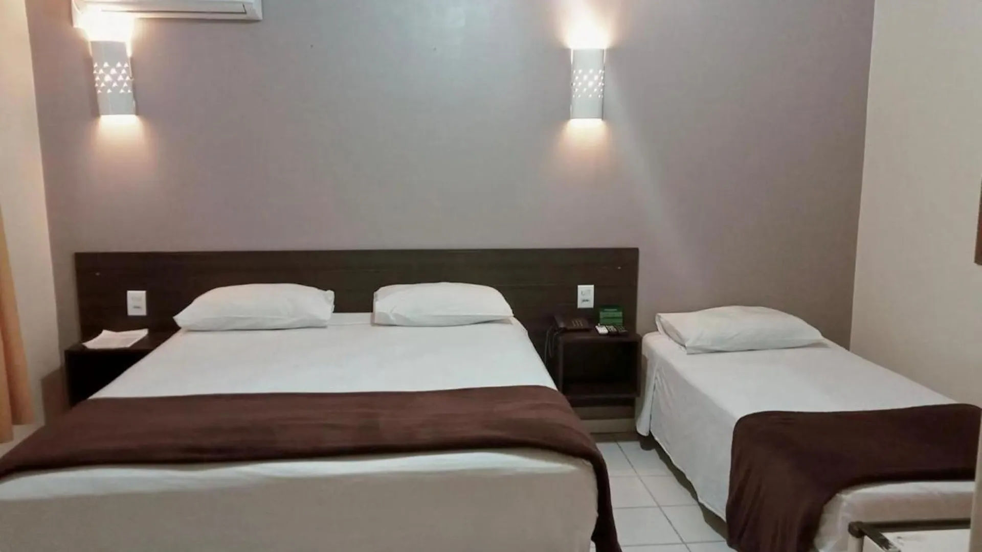 Hotel Coral Express, Proximo A Escola Duque De Caxias , Coronel Afonso Massot ,Padre Reus E As Provas Do Mp Porto Alegre