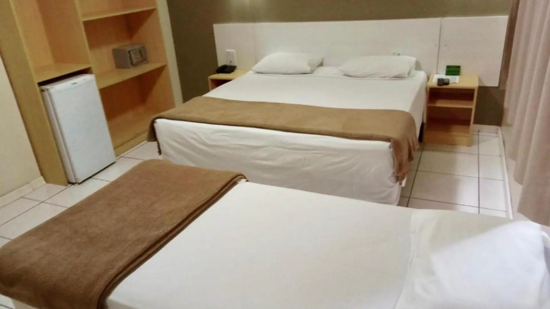Hotel Coral Express, Proximo A Escola Duque De Caxias , Coronel Afonso Massot ,Padre Reus E As Provas Do Mp Porto Alegre