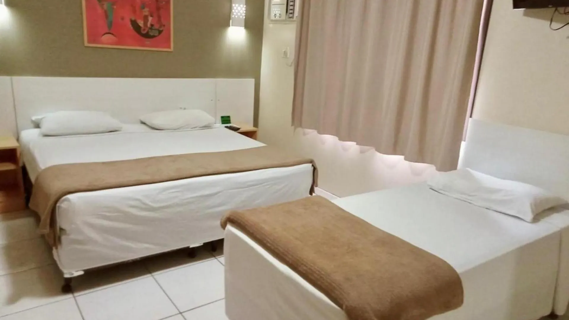 Hotel Coral Express, Proximo A Escola Duque De Caxias , Coronel Afonso Massot ,Padre Reus E As Provas Do Mp Porto Alegre