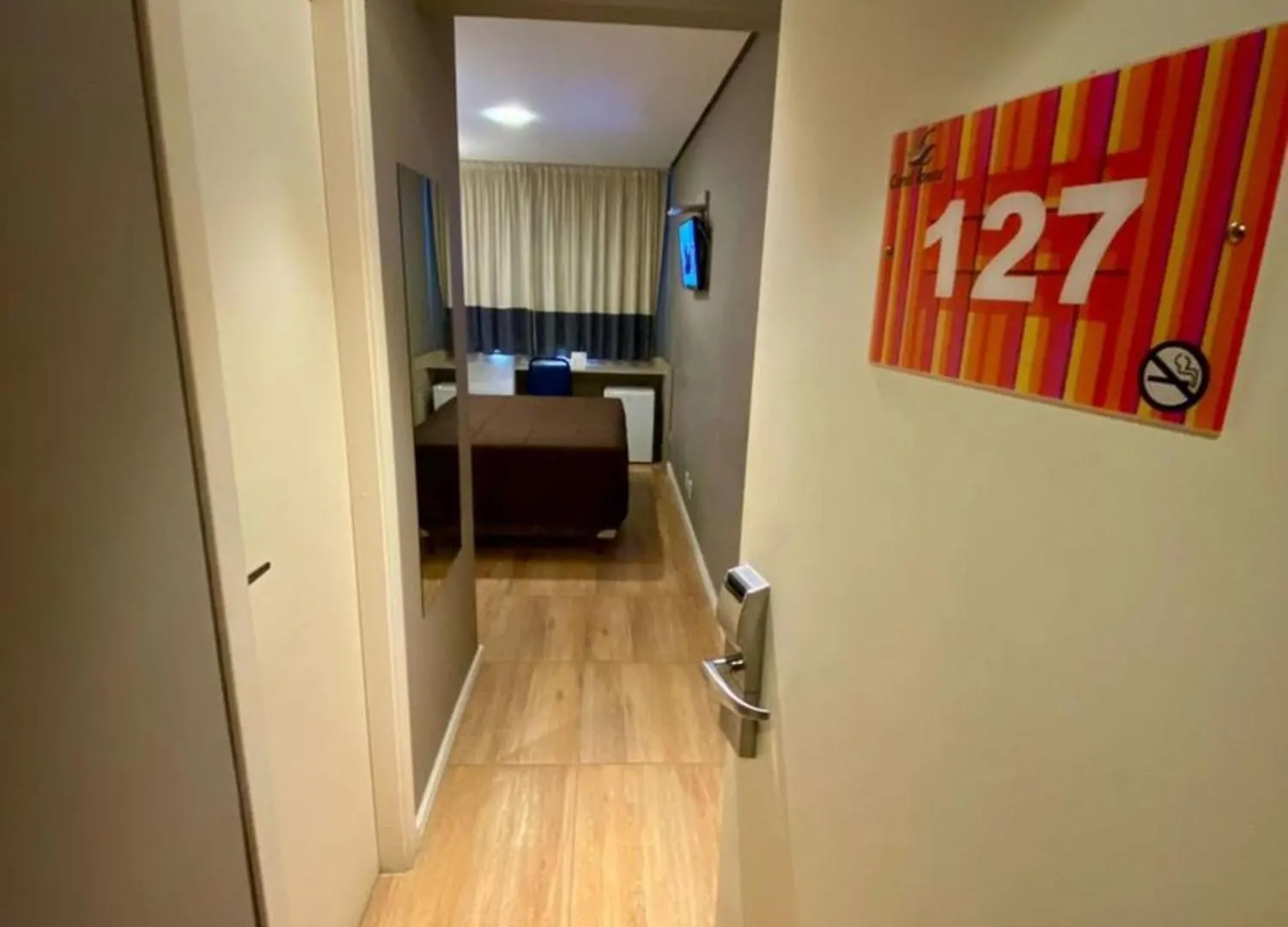 Hotel Coral Express, Proximo A Escola Duque De Caxias , Coronel Afonso Massot ,Padre Reus E As Provas Do Mp Porto Alegre 3*,