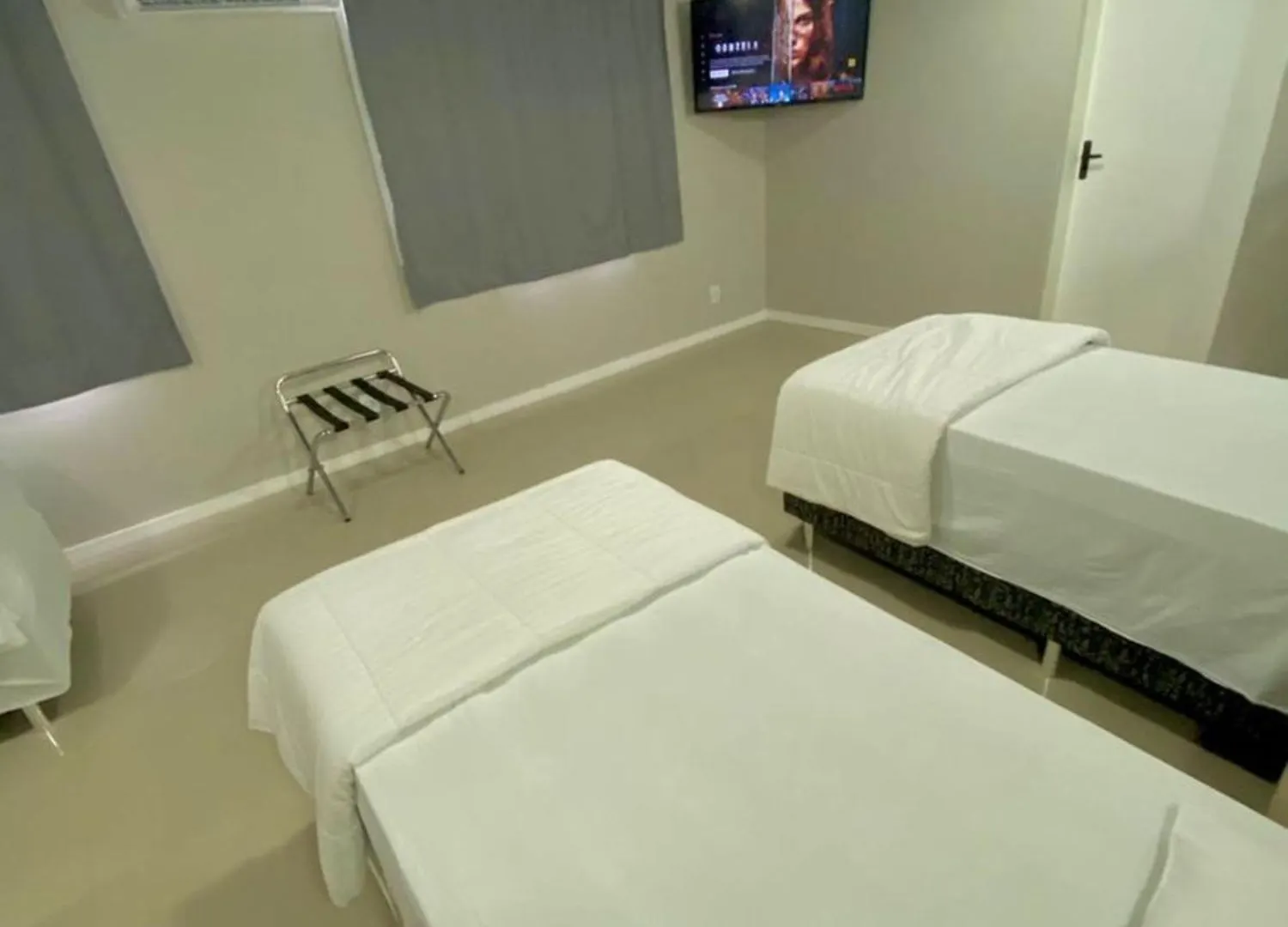 Hotel Coral Express, Proximo A Escola Duque De Caxias , Coronel Afonso Massot ,Padre Reus E As Provas Do Mp Porto Alegre Brasile