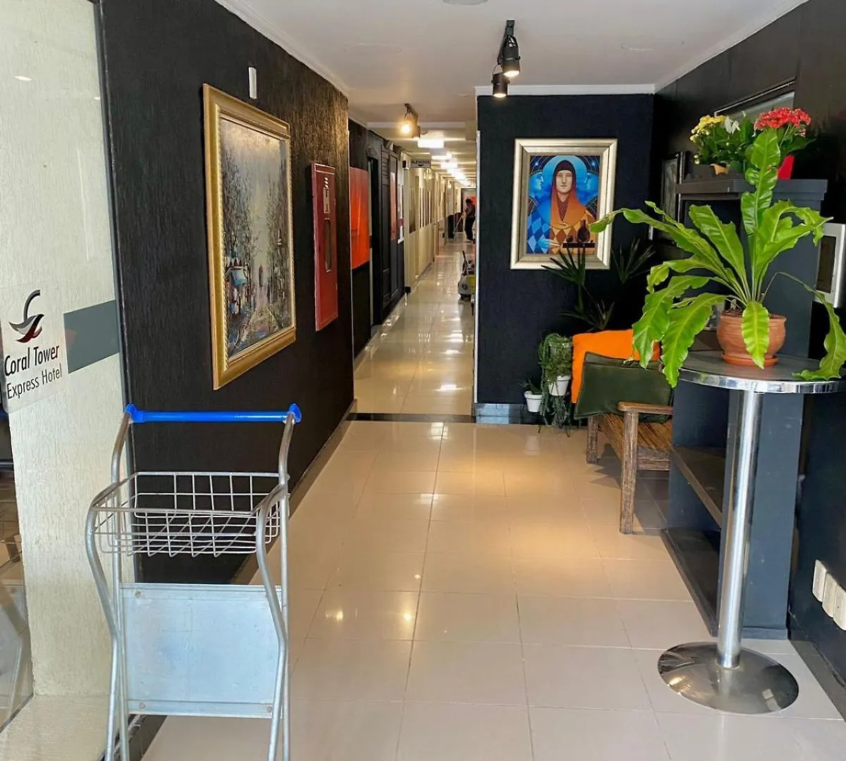 Hotel Coral Express, Proximo A Escola Duque De Caxias , Coronel Afonso Massot ,Padre Reus E As Provas Do Mp Porto Alegre 3*,